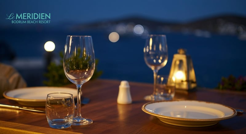 Bodrum'da romantik akşam yemeği manzarası