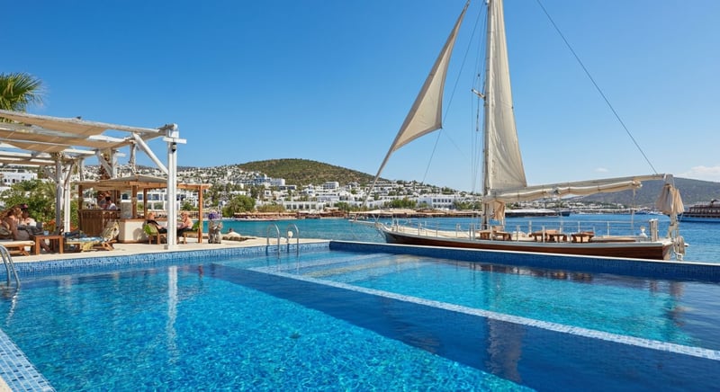 Bodrum'da Le Meridien oteli, deniz manzarası ve lüks konaklama