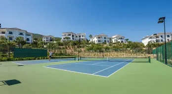 Роскошные резиденции: Элитная жизнь в Le Méridien Bodrum с видом на Эгейское море